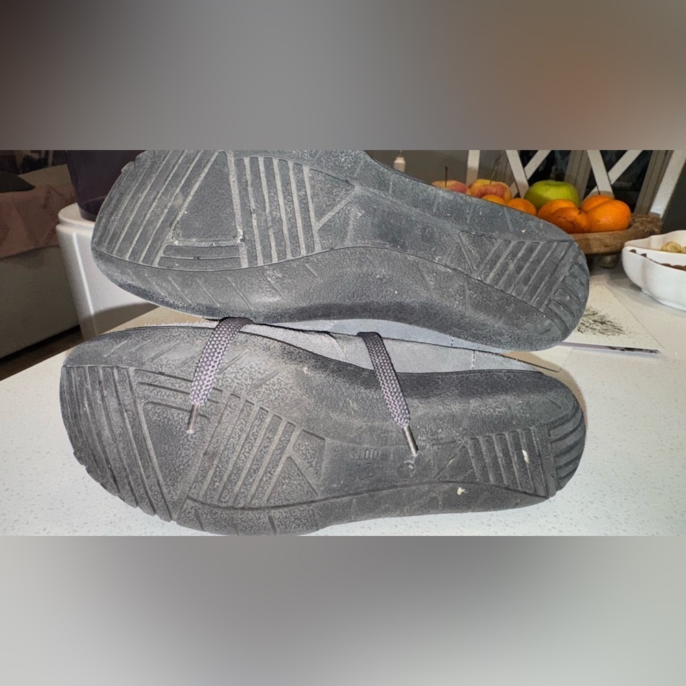 Roots Women's 8 Suede Windsor Chukka Boots (Grey) - Picture 3 of 5